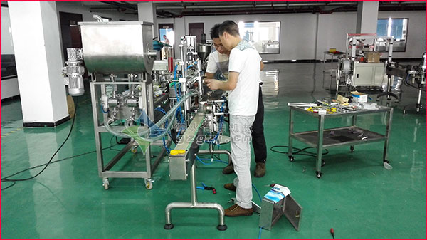 雙頭臥式攪拌醬料灌裝機,豆豉醬灌裝機