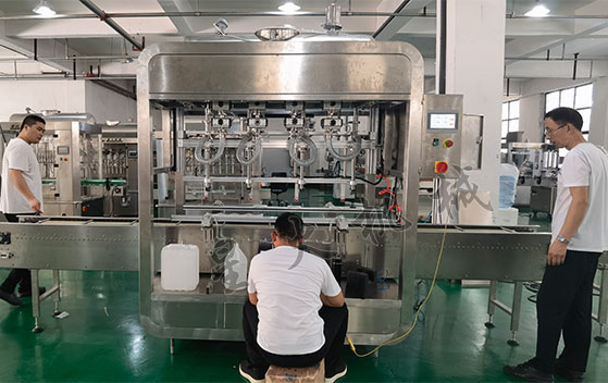 石家莊灌裝機設備生產廠家實拍圖
