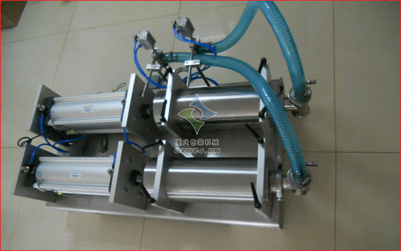 全氣動液體灌裝機